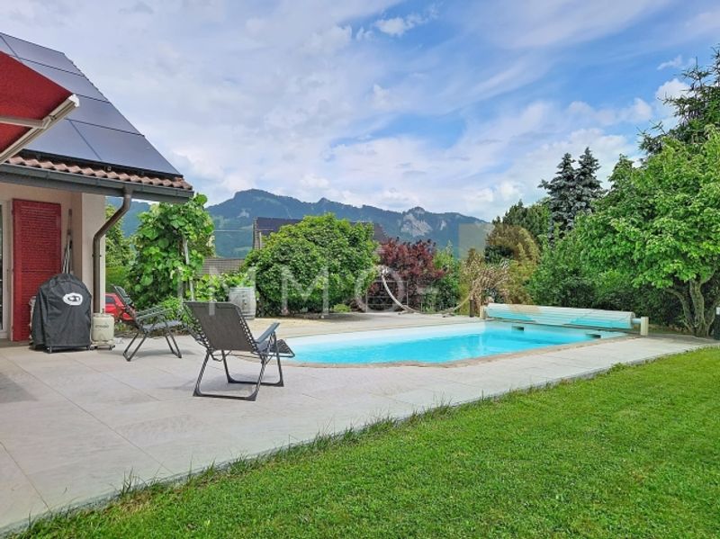 Prächtige Villa mit 7,5 Zimmern und beheiztem Pool - 1