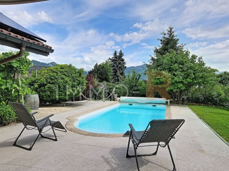 Prächtige Villa mit 7,5 Zimmern und beheiztem Pool - 3