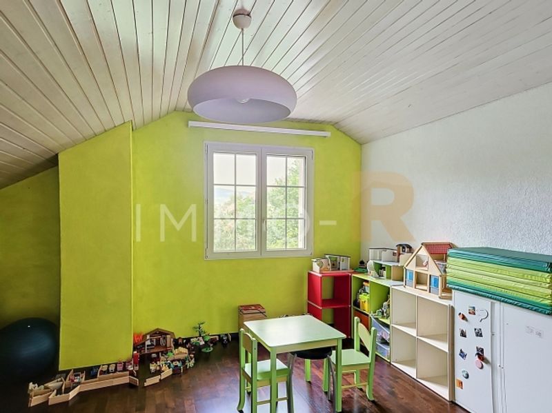 Prächtige Villa mit 7,5 Zimmern und beheiztem Pool - 10