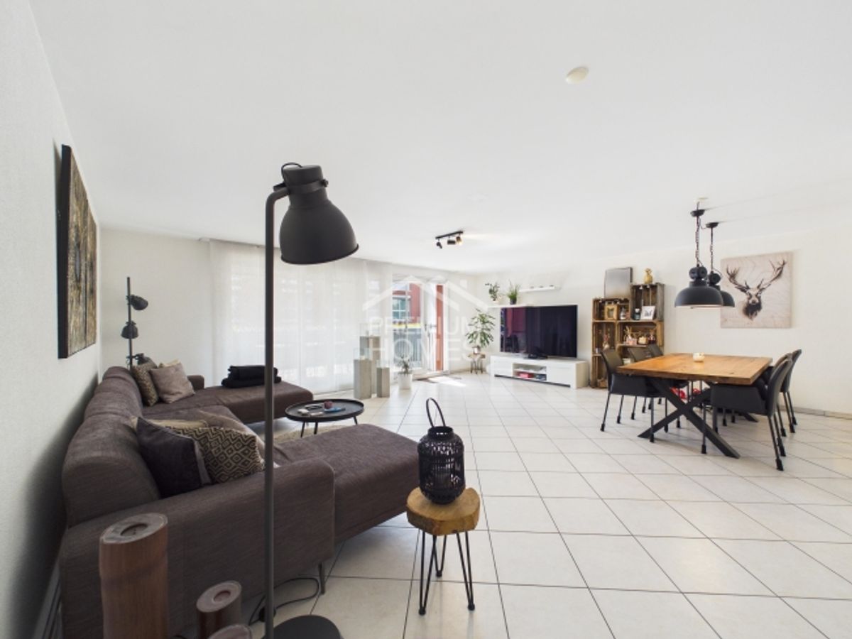 XXL-Balkon mit modernem Wohngefühl - 1