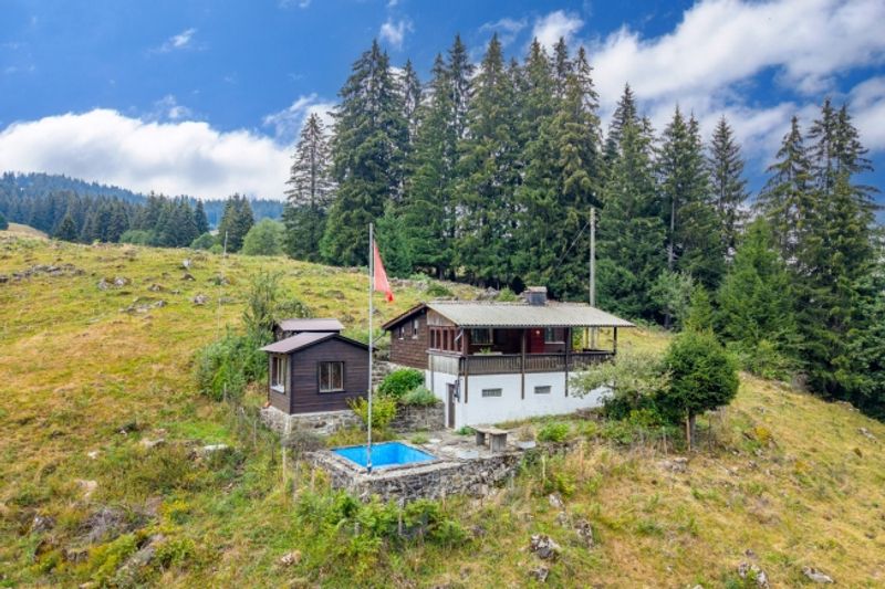 Ferienchalet - Natur pur mit herrlicher Aussicht - 1