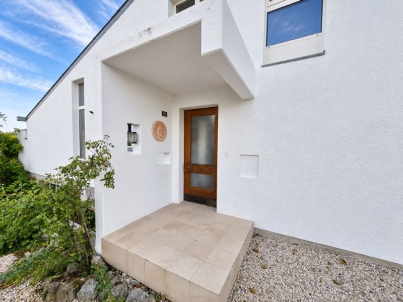 5.5-Zimmer-Haus mit Garten in Gempenach mieten - 1