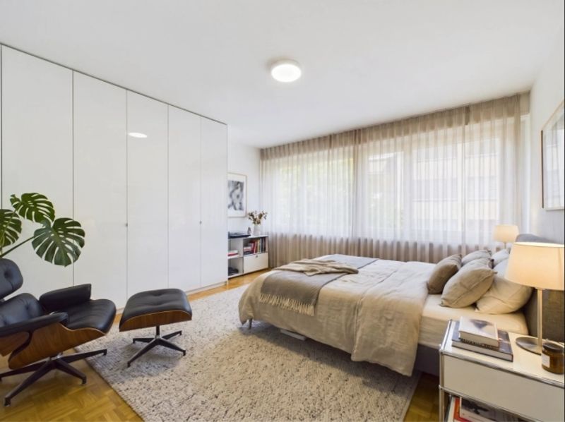 Zentrale Lage, Balkon zum ruhigen Hinterhof und Einstellplatz mit E-Ladestation - 5