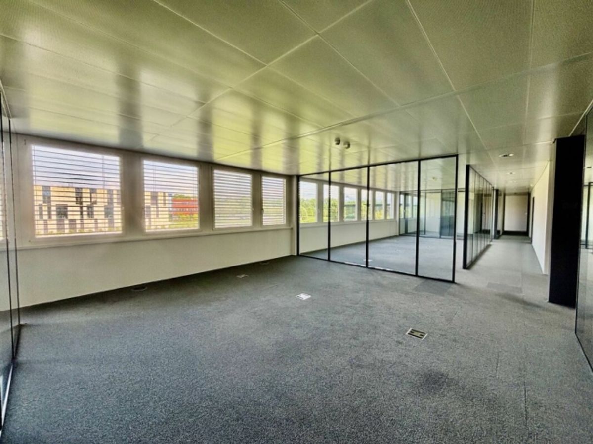 Superbes surfaces de bureaux modernes, accessibilité CFF et parkings - 9