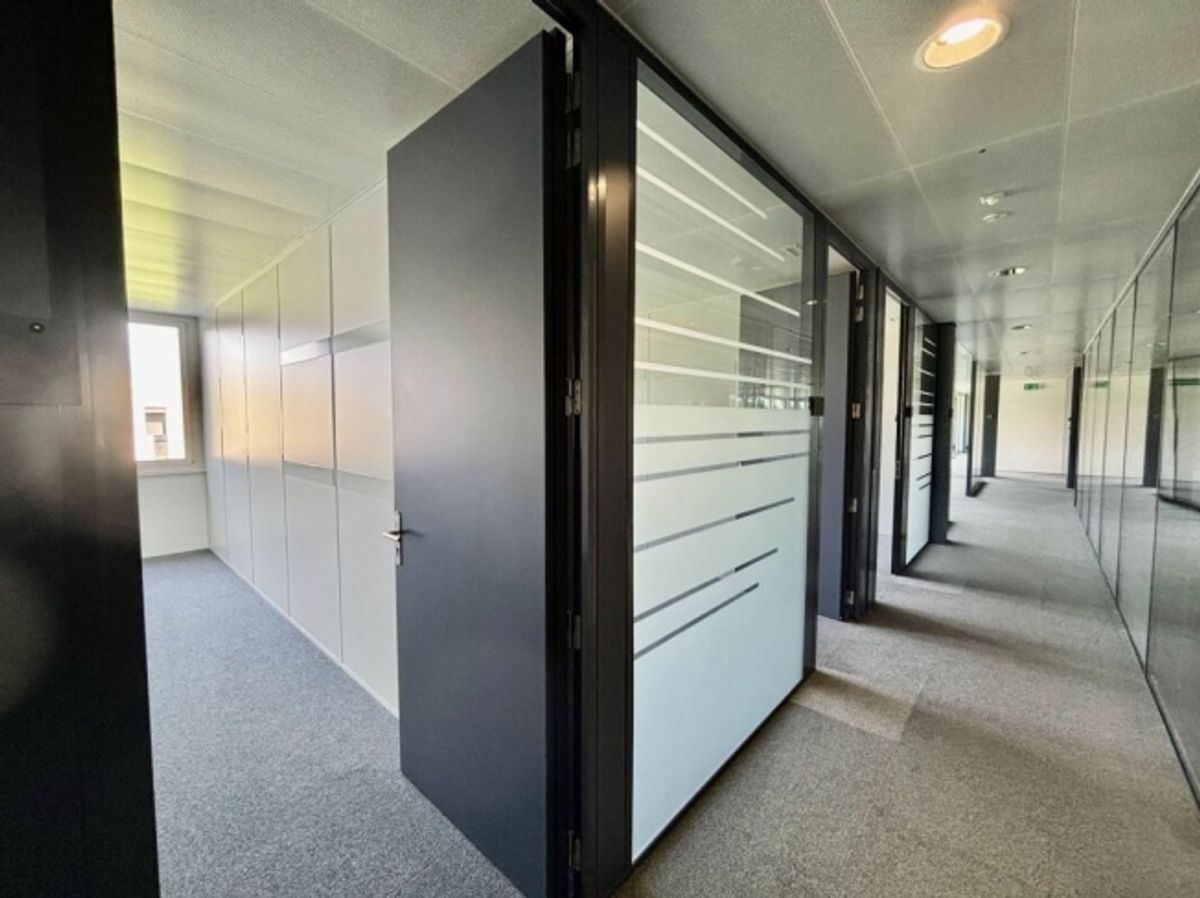 Superbes surfaces de bureaux modernes, accessibilité CFF et parkings - 10