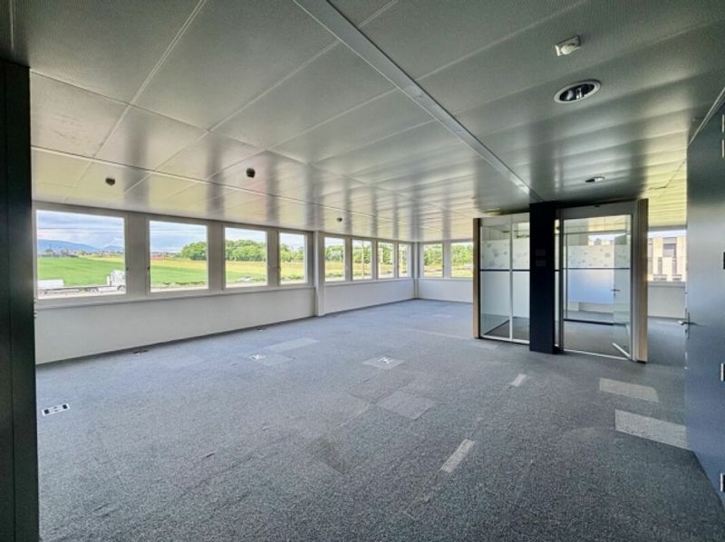 Superbes surfaces de bureaux modernes, accessibilité CFF et parkings - 9