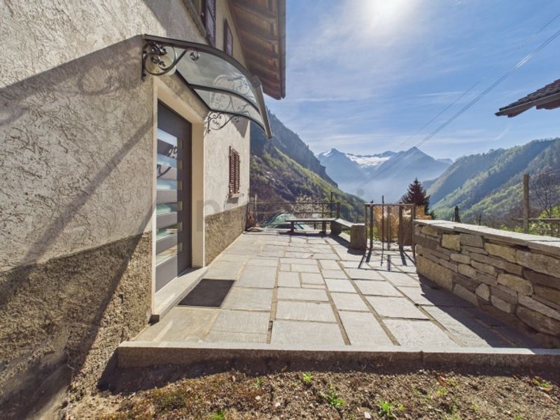 Casa unifamiliare con torba, giardino,vista panoramica RESIDENZA PRIMARIA E SECONDARIA IN VAL CALANCA - 4