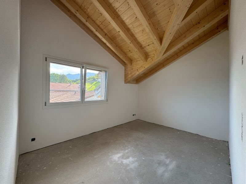 Herrliche Sicht auf den Thunersee, Grosszügiger Balkon mit Panoramablick, Erstbezug im Neubau mit vier Einheiten - 2