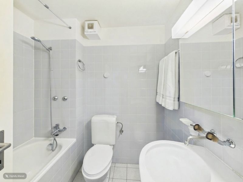 Maisonette-Traum auf zwei Ebenen Renoviert mit Fussbodenheizung, Balkone und Einstellhallenplatz - 8
