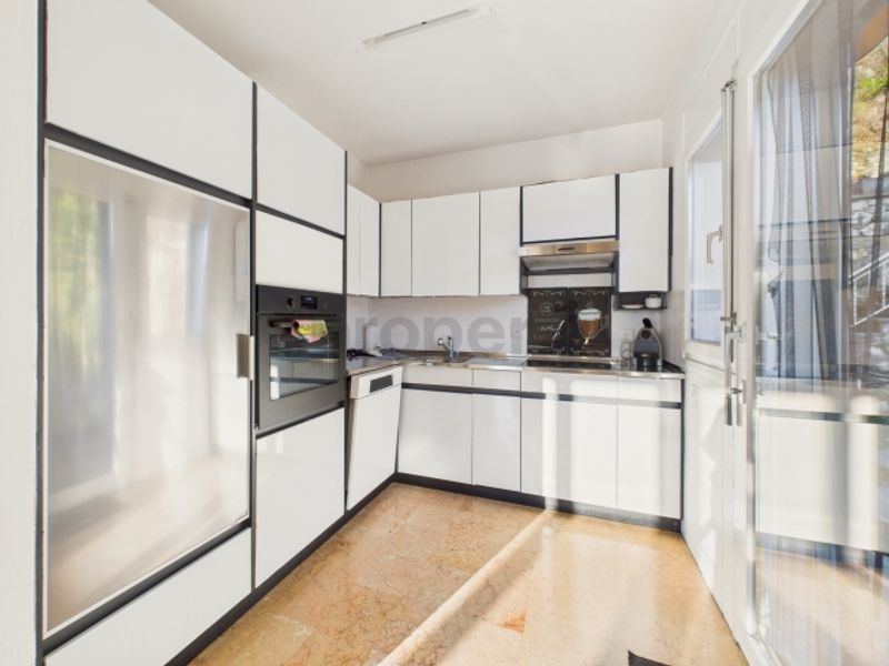 Spaziosa villa 5.5 locali con ampio giardino e vista aperta a Caslano - 5