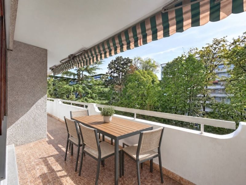 Exklusiv 4-Zimmer-Wohnung mit Loggia und Box – Verkauf in SI - 1