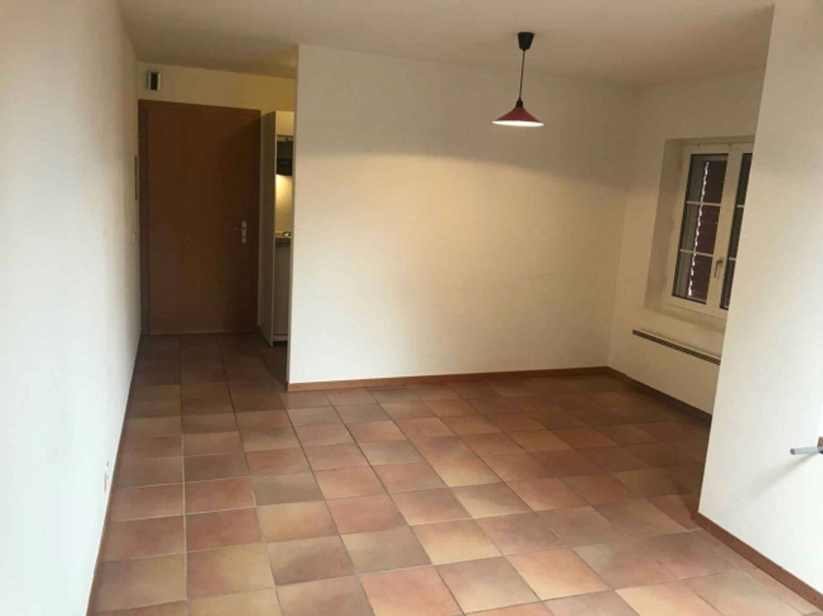 Atelier mit 27 m² im Zentrum des Dorfes Agiez (1352) - 1