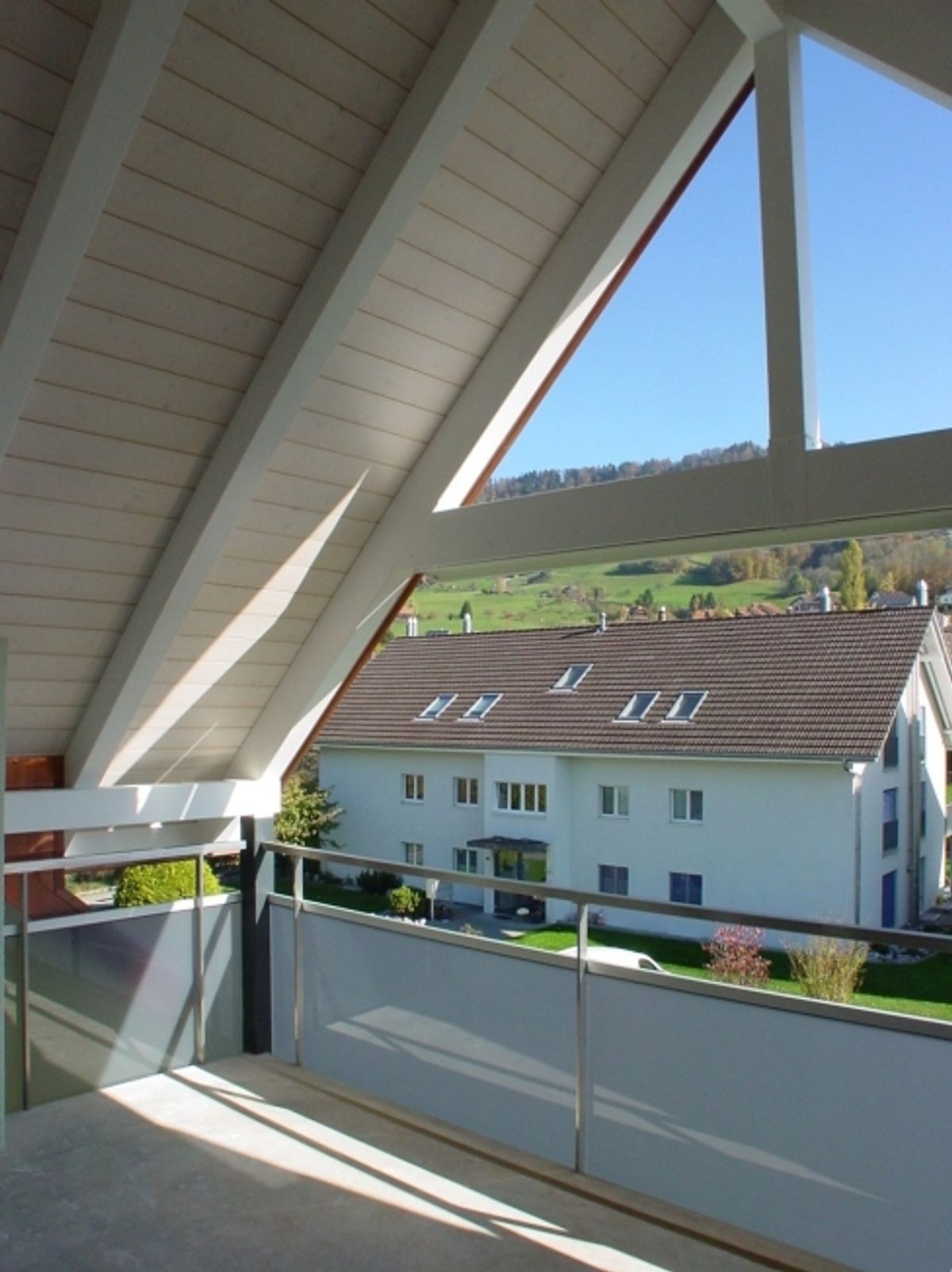 Zu vermieten Schöne 4.5- Zimmer Dachwohnung mit Galerie - 1