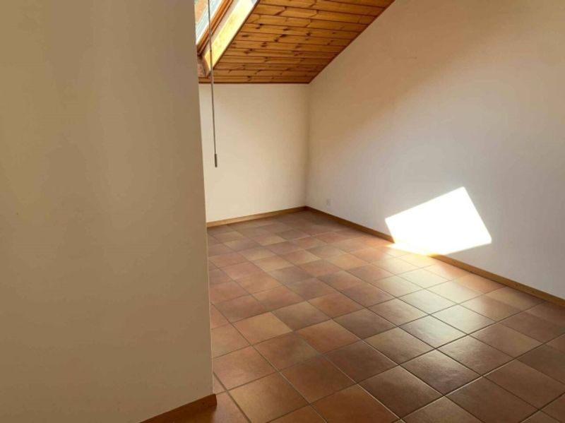 Atelier mit 27 m² im Zentrum des Dorfes Agiez (1352) - 4