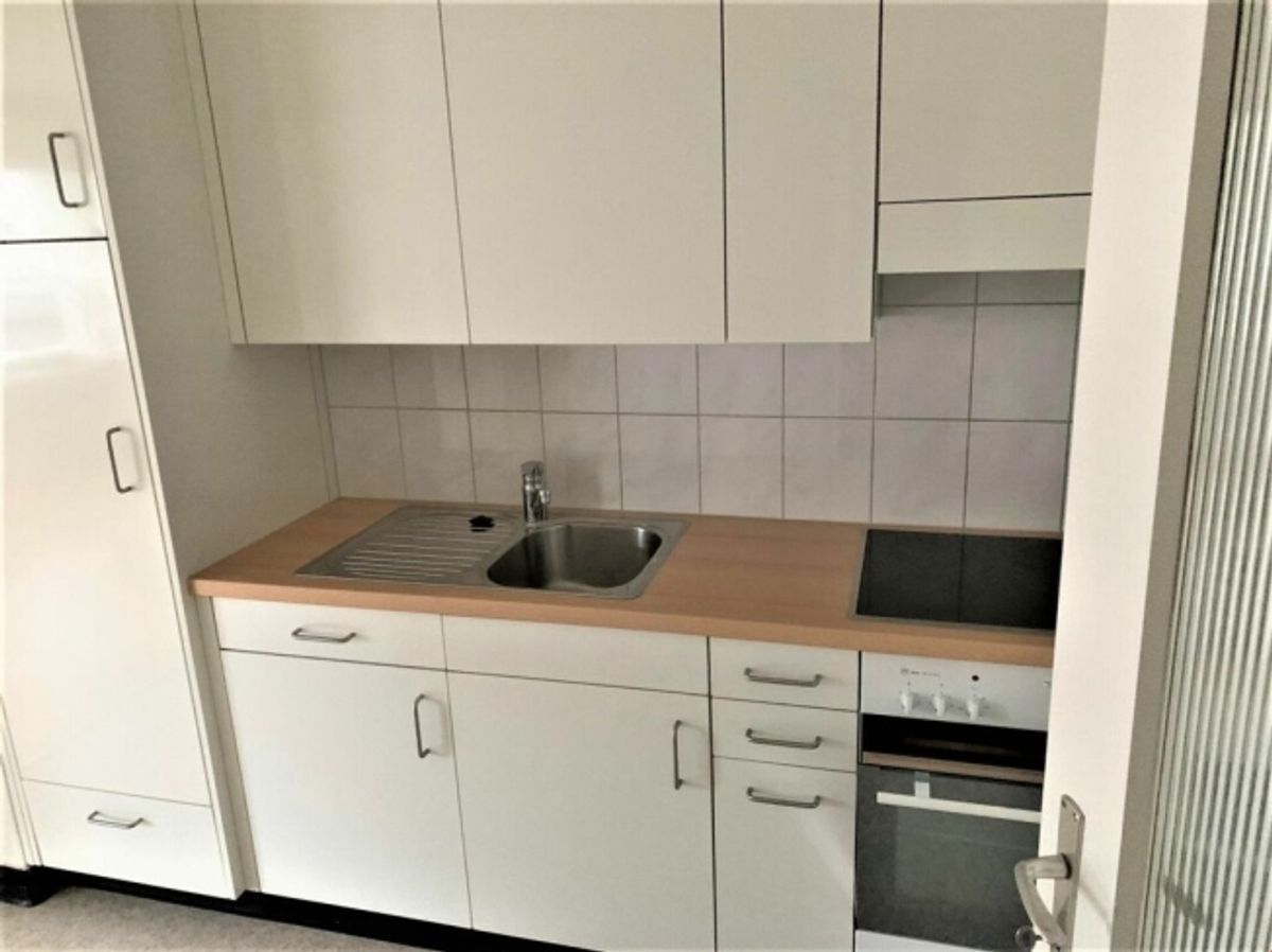 Hell und geräumig, mit Balkon im Grünen! - 3