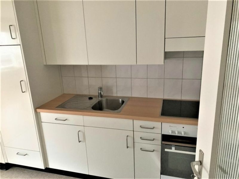 Hell und geräumig, mit Balkon im Grünen! - 4