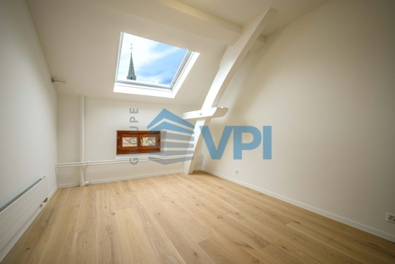 VEVEY – WUNDERSCHÖNE, RENOVIERTE 2,5-ZIMMER-WOHNUNG IM DACHGESCHOSS - 5