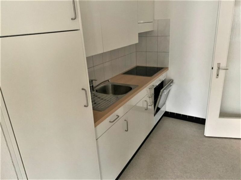 Hell und geräumig, mit Balkon im Grünen! - 5