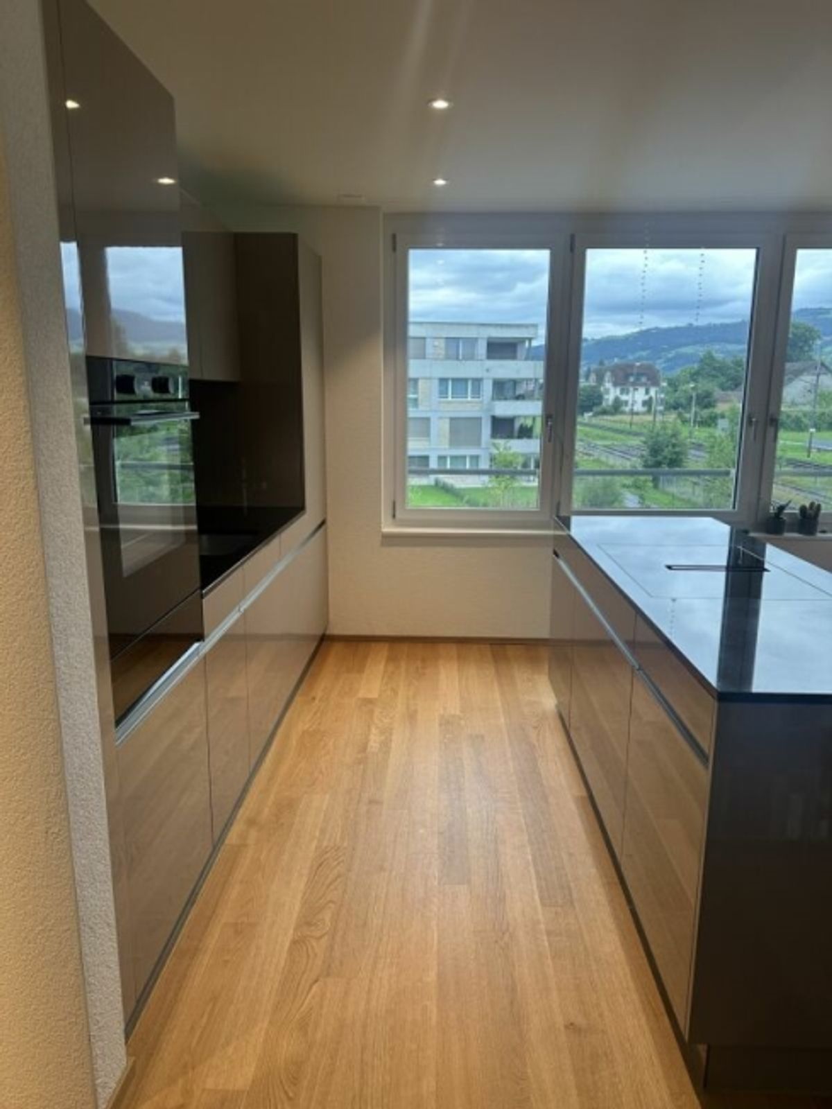 Helle 3.5 Zimmer  Wohnung - 4