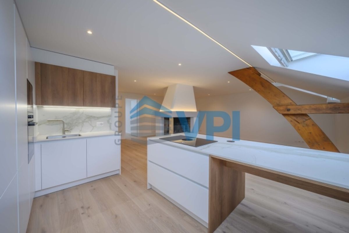 VEVEY – WUNDERSCHÖNE, RENOVIERTE 2,5-ZIMMER-WOHNUNG IM DACHGESCHOSS - 7