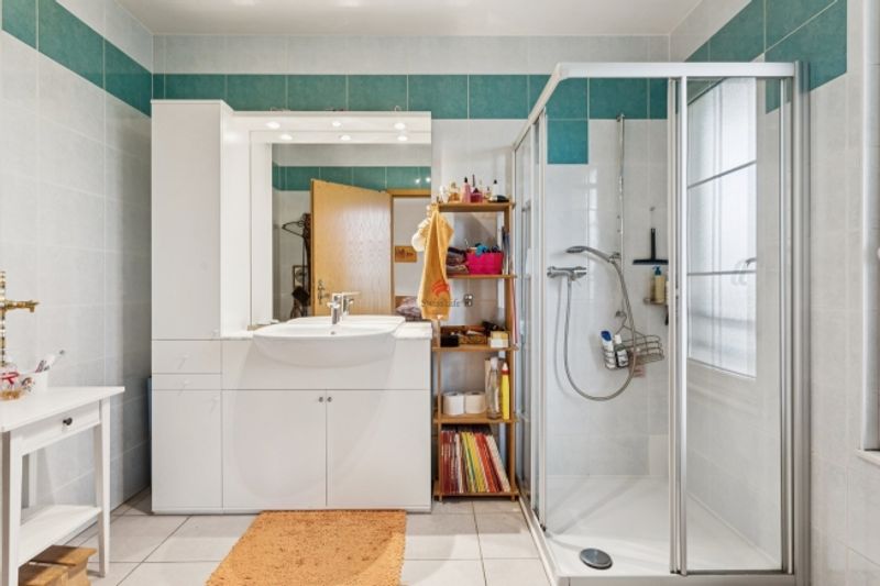 Top-Lage und grosser Wohnraum 5 hochwertige Zimmer - 10