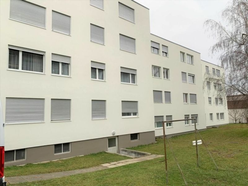 Hell und geräumig, mit Balkon im Grünen! - 8