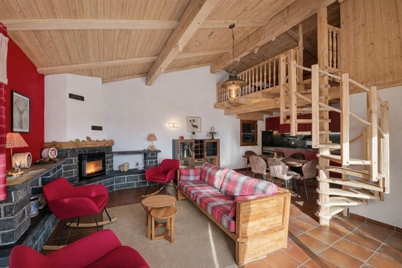 Doppelhaushälfte mit authentischem Charme, komplett renoviert - 2