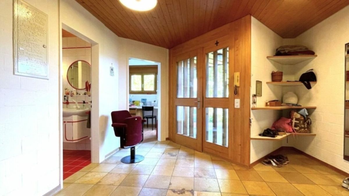 Zweifamilienhaus mit Büro an bester Wohnlage in Liestal - 10