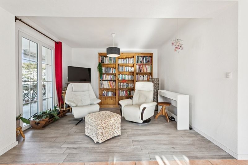 Top-Lage und grosser Wohnraum 5 hochwertige Zimmer - 5
