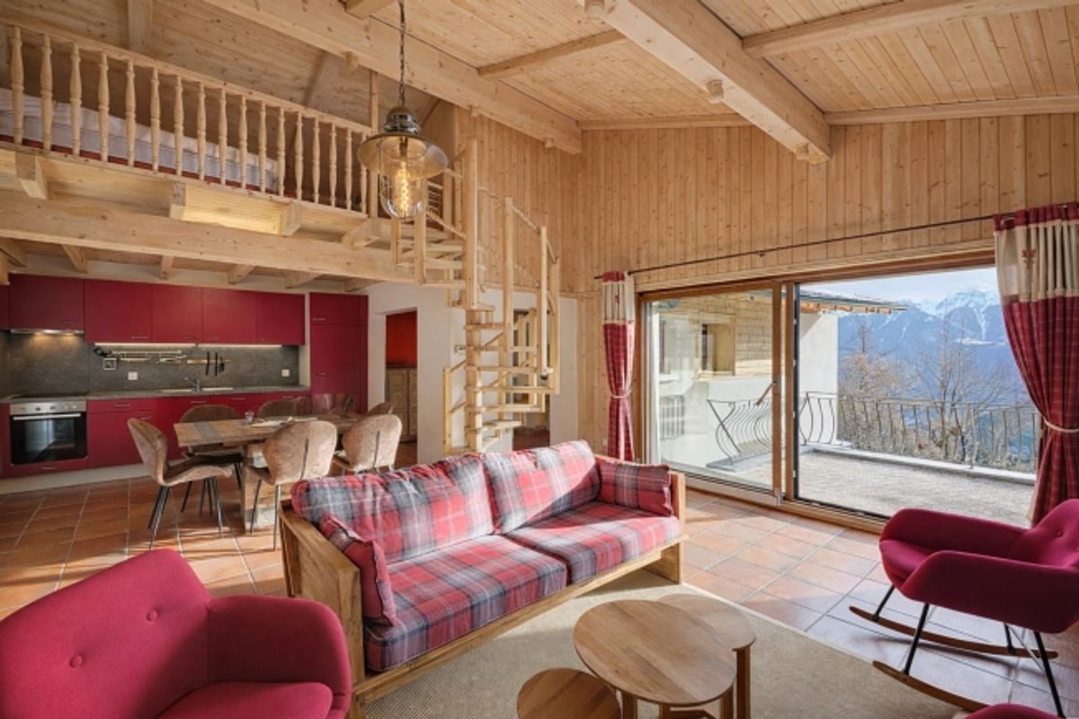 Doppelhaushälfte mit authentischem Charme, komplett renoviert - 2