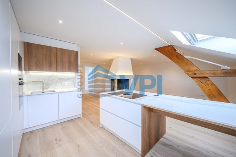 VEVEY – WUNDERSCHÖNE, RENOVIERTE 2,5-ZIMMER-WOHNUNG IM DACHGESCHOSS - 2