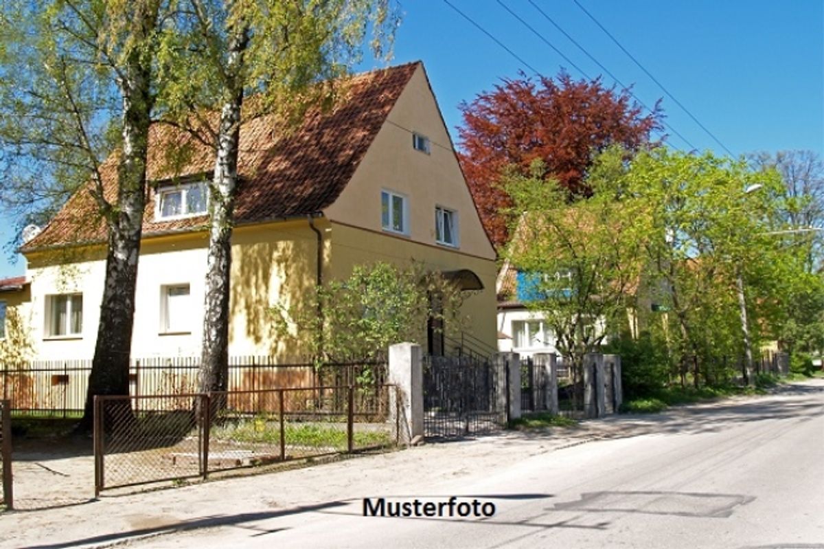 *Haus mit Einliegerwohnung* - 0