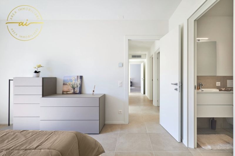 GERÄUMIGE 4,5 ZIMMER MIT GARTEN IN EINER ELEGANTEN RESIDENZ - 13
