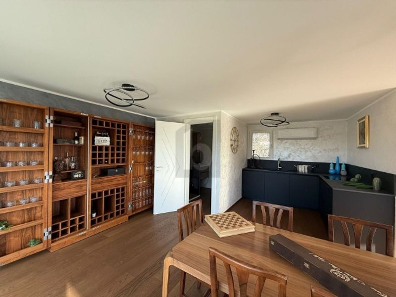MODERNA ED ELEGANTE CON PISCINA E VISTA - 4
