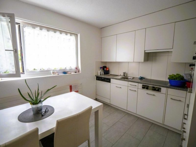 Attraktive 3.5-Zimmer-Wohnung mit Südbalkon in Domat/Ems - 2