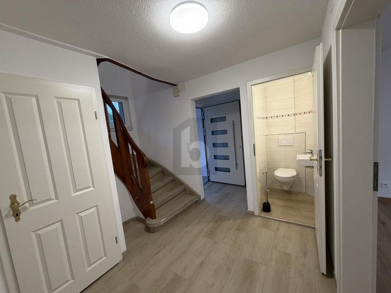 MODERN UND FRISCH RENOVIERT - 5