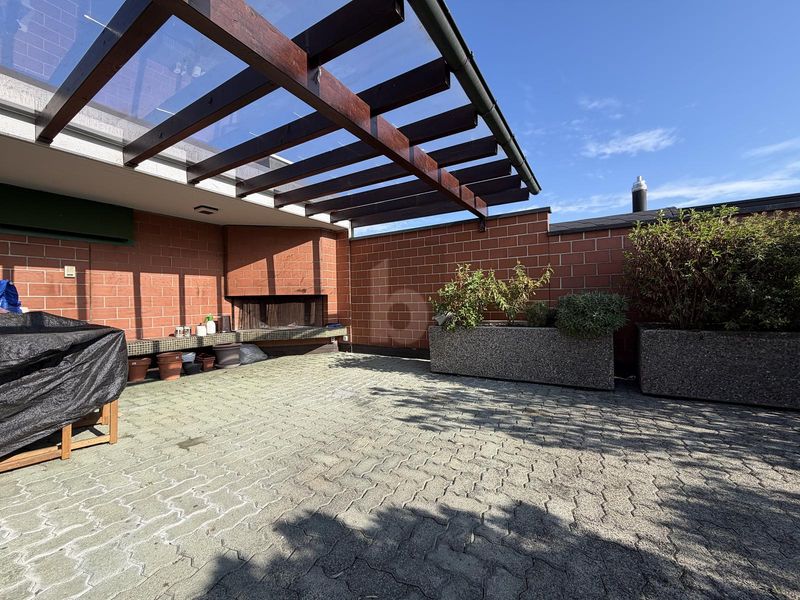 URBANES WOHNEN MIT PRIVATSPHÄRE UND DACHTERRASSE - 1