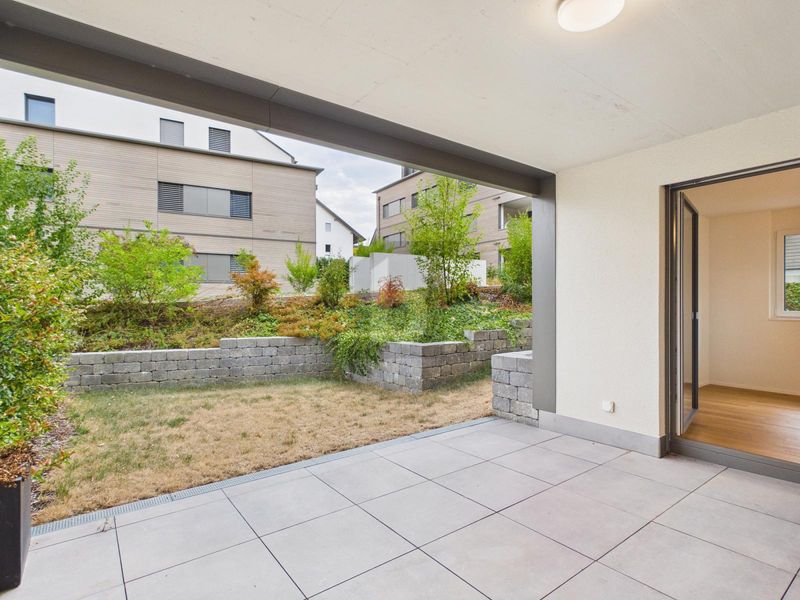 MODERN MIT PRIVATEM SITZPLATZ - 1