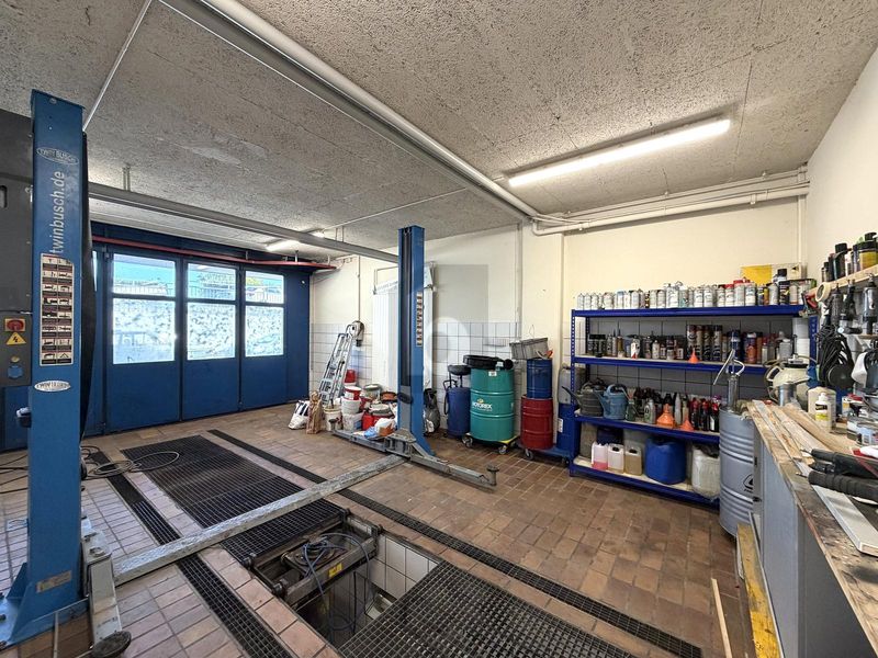 VOLLWERTIG AUSGESTATTET AN TOP LAGE - 1