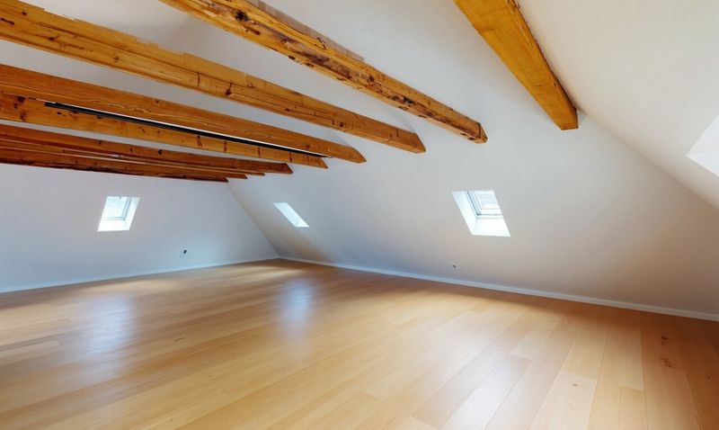 Außergewöhnliche Gelegenheit – Komplett renoviertes Penthouse - 4