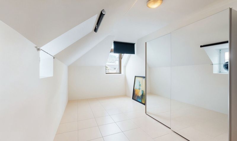 Außergewöhnliche Gelegenheit – Komplett renoviertes Penthouse - 5