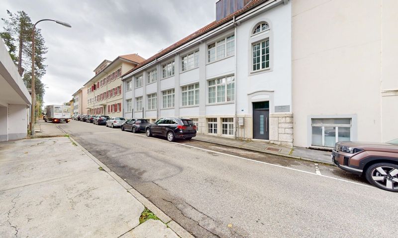 Einzigartige Privatresidenz in St-Imier – Selbsttragende Investition - 2