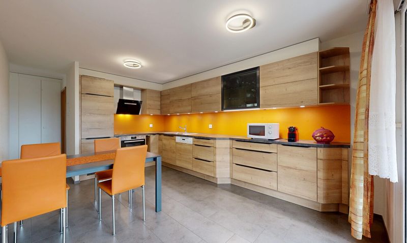 160 m² Wohnung mit 5.5 Zimmern, Garage und freier Grünsicht - 3