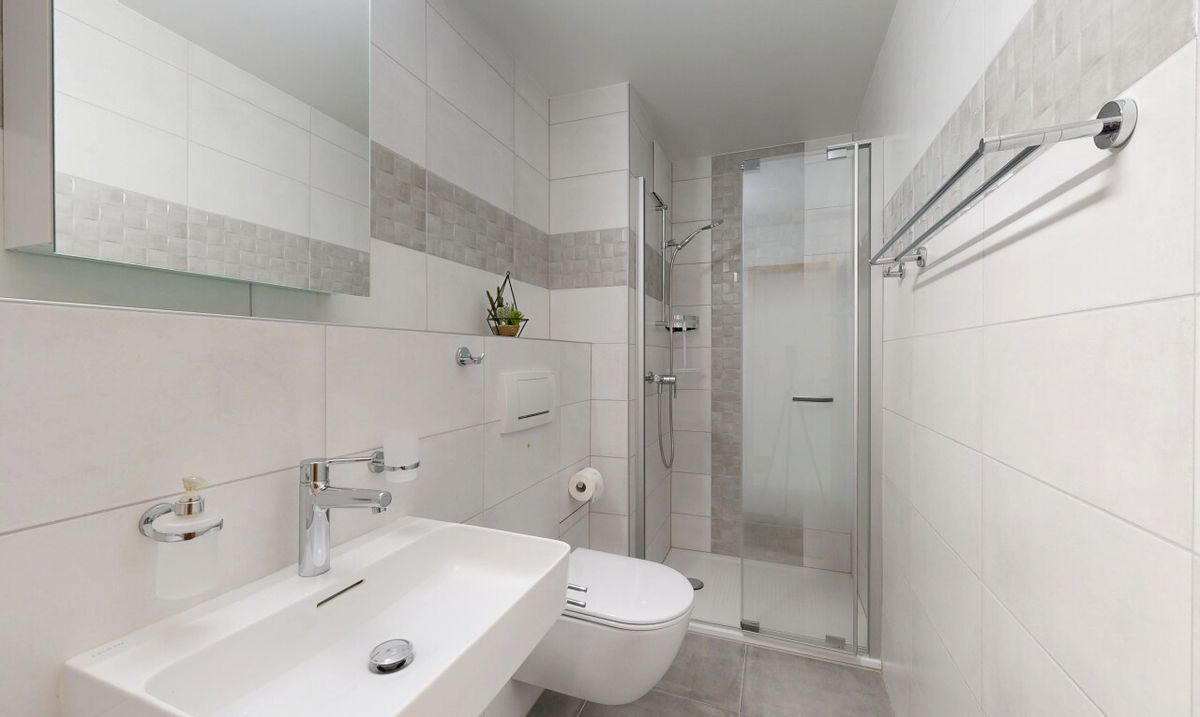 160 m² Wohnung mit 5.5 Zimmern, Garage und freier Grünsicht - 9