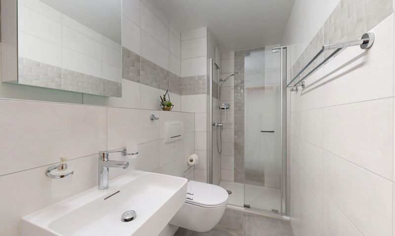 160 m² Wohnung mit 5.5 Zimmern, Garage und freier Grünsicht - 10
