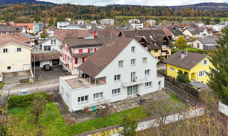 Building with excellent return, completely renovated! - 1
