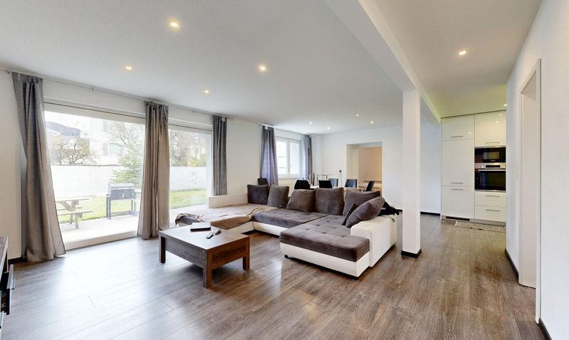 Building with excellent return, completely renovated! - 2