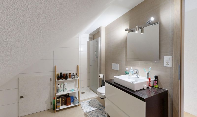 Building with excellent return, completely renovated! - 9
