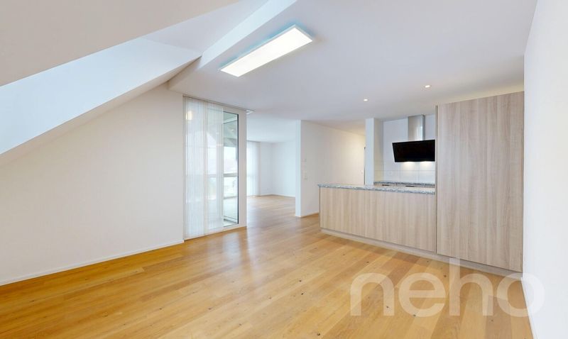 Helle 4.5-Zimmer-Dachwohnung in Weiningen - 4