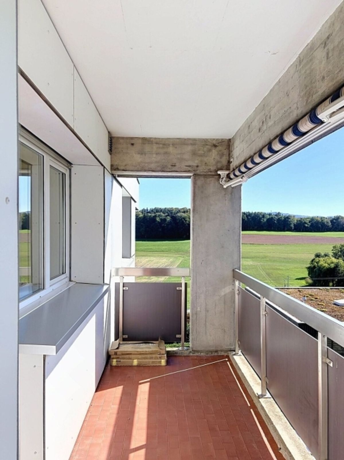 Geräumige 3,5-Zimmer-Wohnung, komplett renoviert - 4